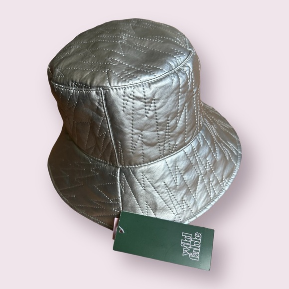 NWT Women’s Wild Fable Silver Metallic Lightening Embroidered Bucket Hat - Picture 4 of 7